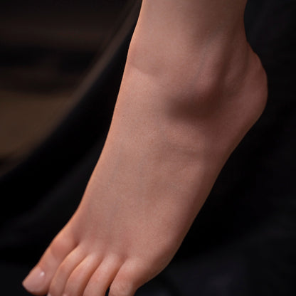 Raven Blackblade – Dunkle Verführerin &amp; tödliche Kurvenpower, Sexpuppe, 148 cm